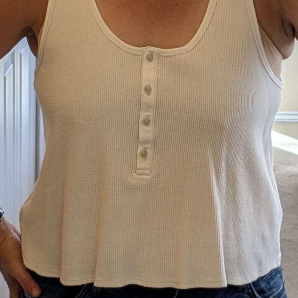 Old Navy Thermal-Knit Cropped Henley Tank Top - Picture 2 of 6